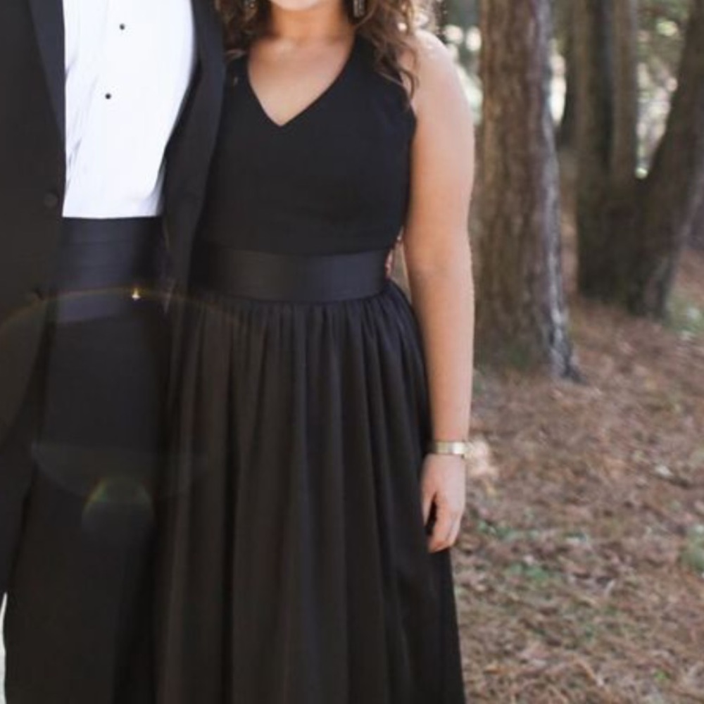 Vera Wang Black V neck Halter Dress with Sash